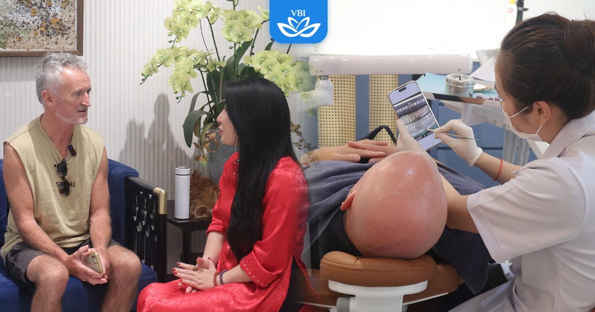 Painless-Teeth-Scaling-in-Hanoi-Old-Quarter_-Viet-Bi-Premium-Experience